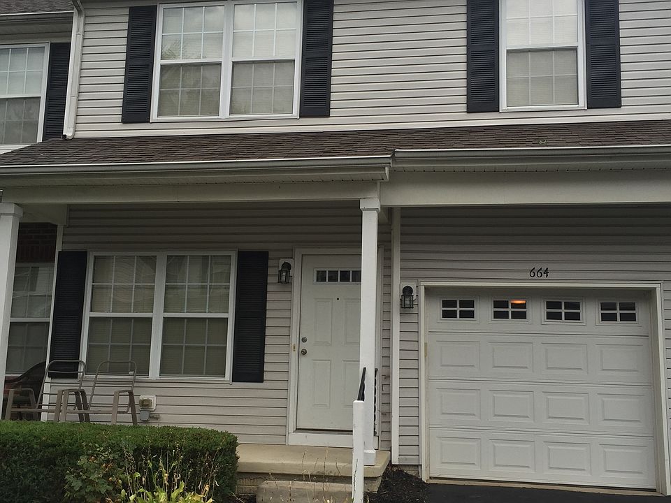 Front of townhouse with porch