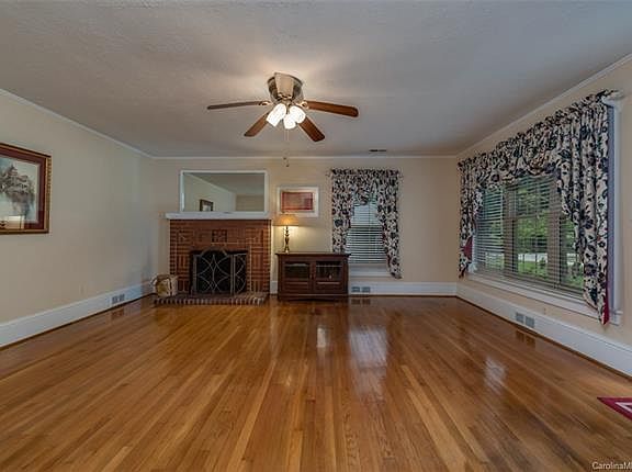 5th image of 263 Bentwood Dr