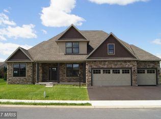 218 Matthew Dr, Chambersburg, PA 17201