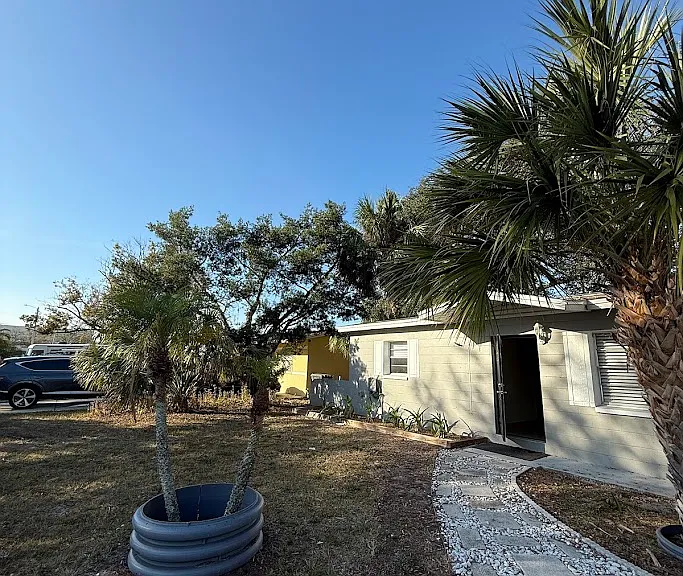 4516 Fountainbleau Rd — Photo 2