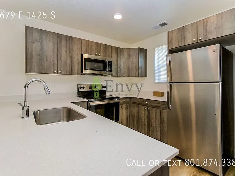 1679 E 1425 S — Photo 7