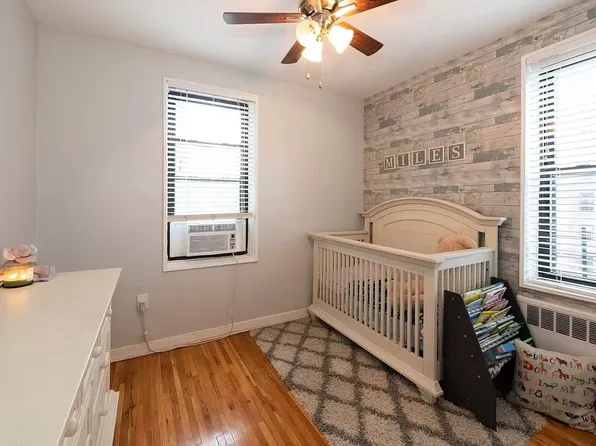 2229 Knapp Street image 6 of 31