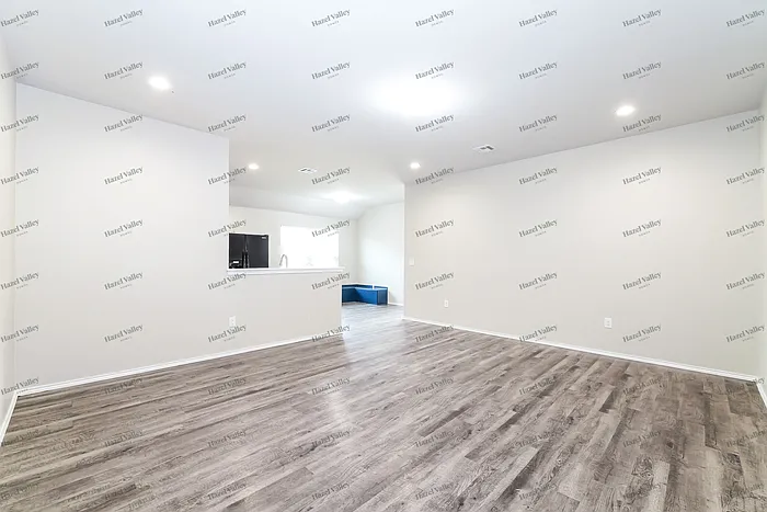 3 bed, 2.0 bath, 1497 sqft, $1,645 — Photo 4