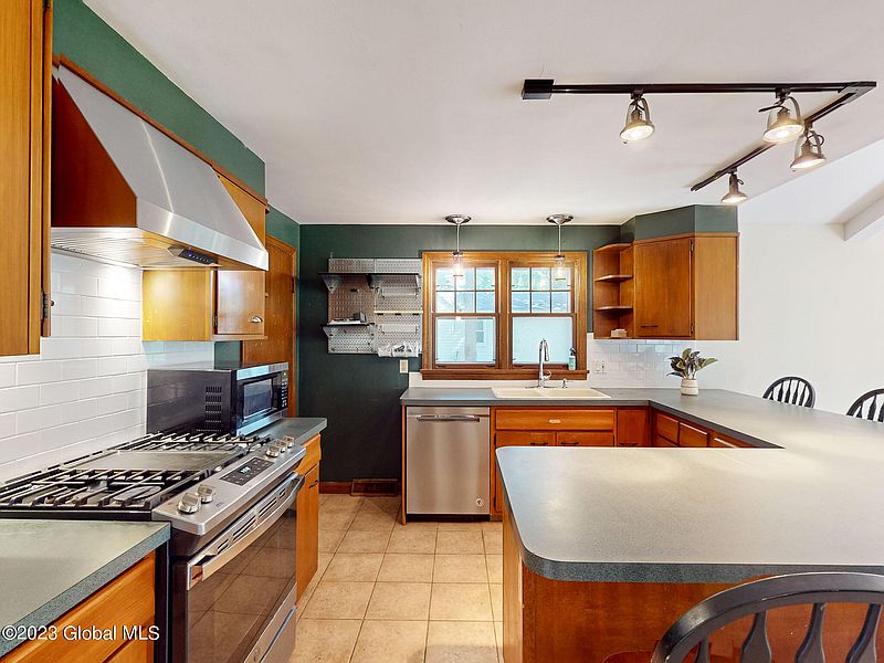 3rd image of 14 Norman Avenue