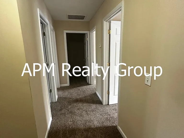 252 Bassett Loop — Photo 3