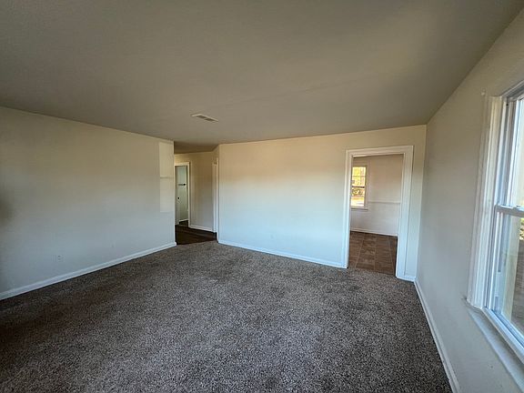 2nd image of 932 Elmhurst Ln