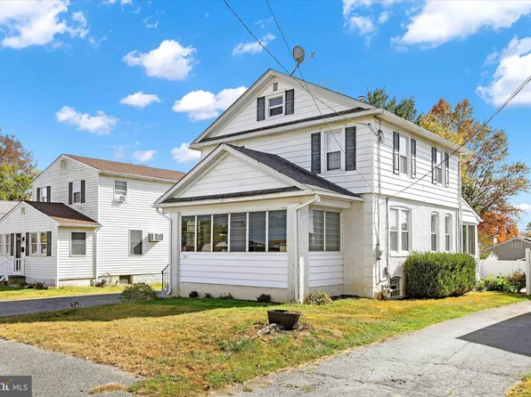 925 Galbraith Ave, Upper Chichester, PA 19061