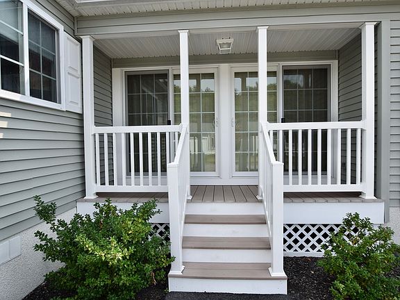 3rd image of 20 Quarrystone Dr