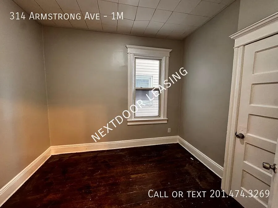 314 Armstrong Ave — Photo 3