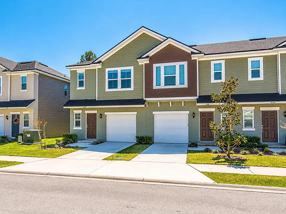 224 Moultrie Village Ln