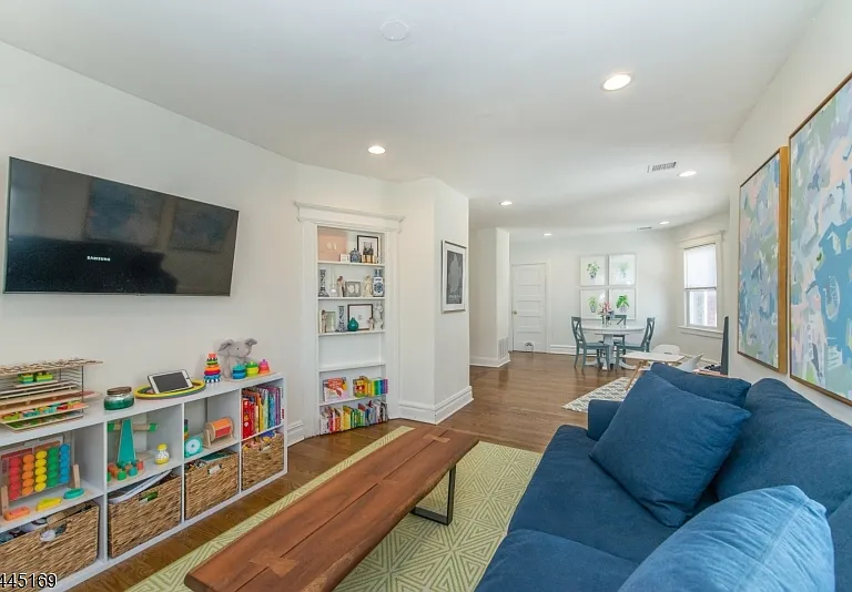10 Grove Ter #2B — Photo 8