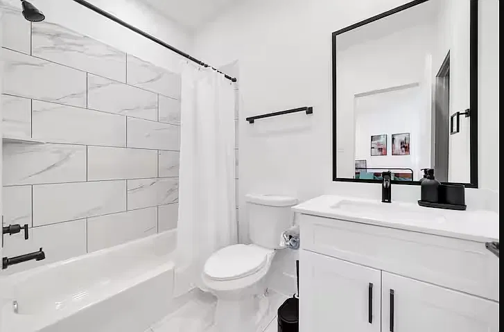 5 bed, 2698 sqft, $900 — Photo 4