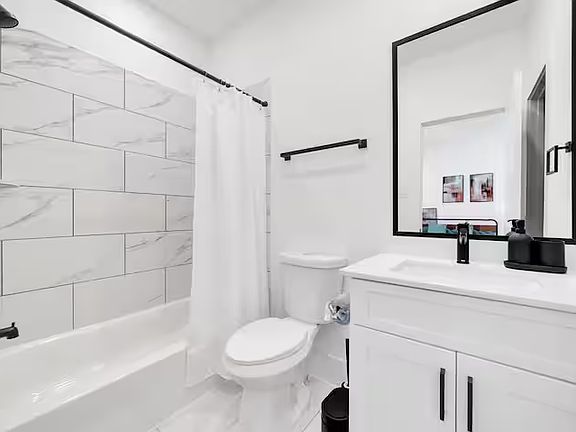 4th image of 3417 Yellowstone Blvd #4