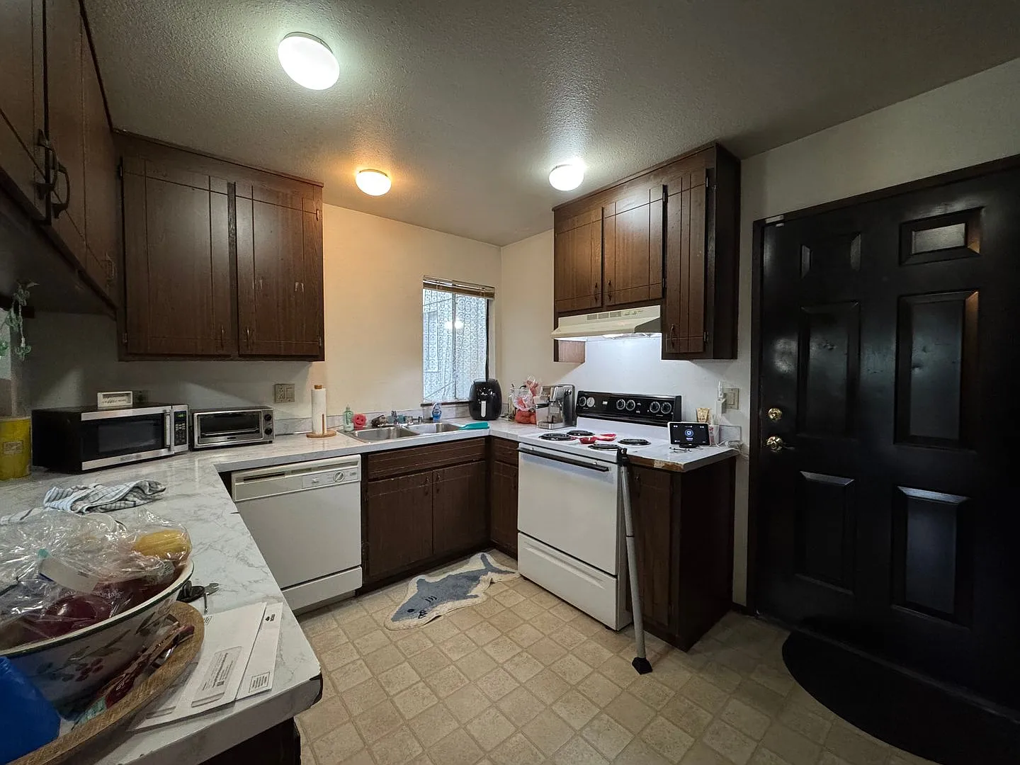 2 Bedroom 1.5 Bath Townhouse near WWU and Fairhaven w/ Attached Garage — Photo 4