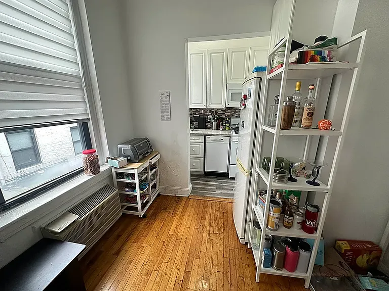 210 E 26th St #2G — Photo 6