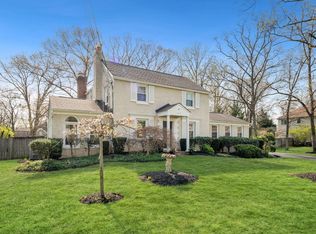 1913 Woodford Rd, Vienna, VA 22182