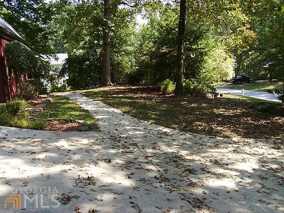3rd image of 3182 Beaver Dr