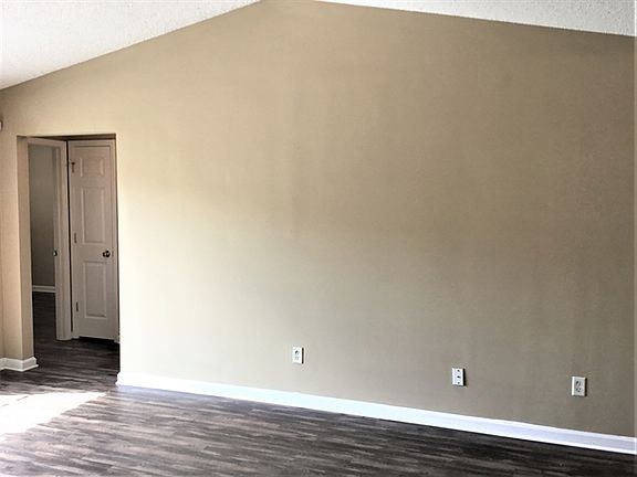 2nd image of 11182 Lauren Oak Ln