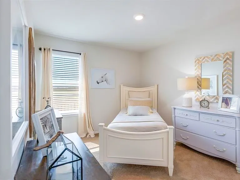 2825 Brogan Crk — Photo 24