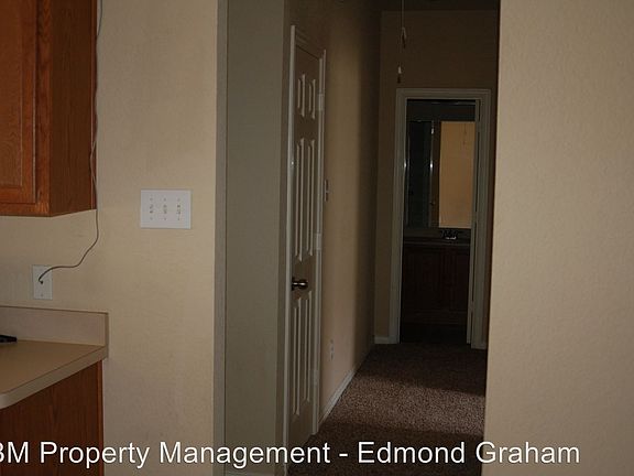 5th image of 1707 N Kaufman St #A