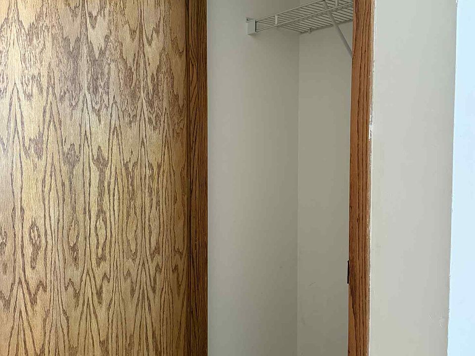 Entryway closet