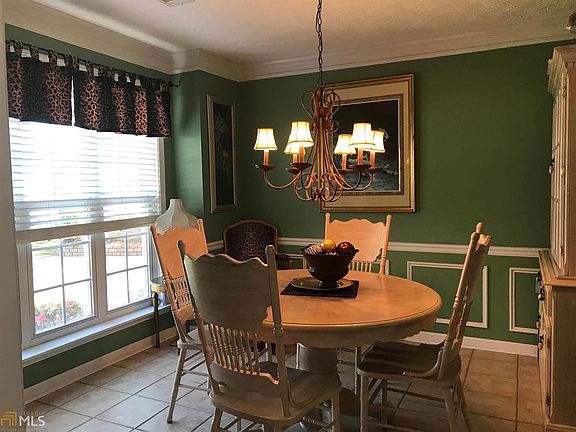 5th image of 587 Bradford Park Ct