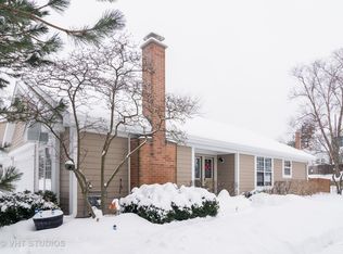 60 White Pine Dr, Schaumburg, IL 60193