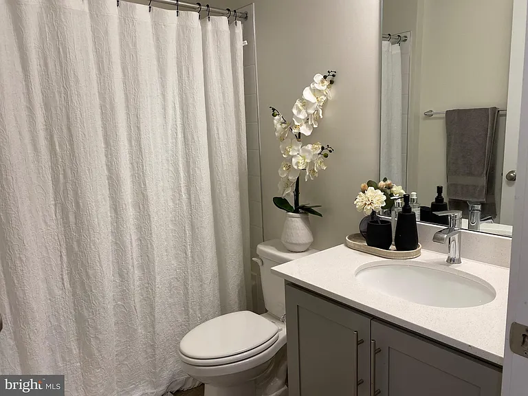 7530 Daybreak Dr — Photo 24
