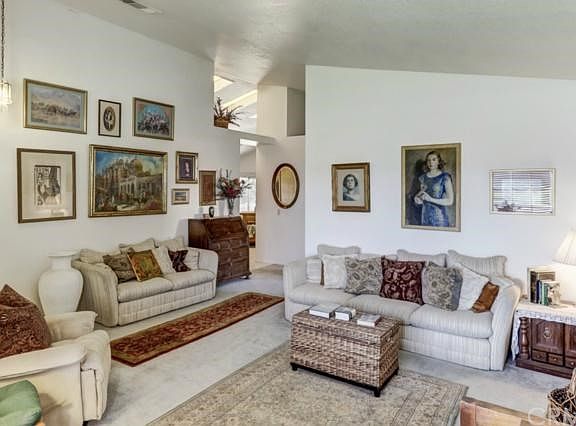 4th image of 2582 Belmont Ave