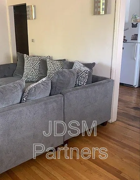 1545 N Jackson St — Photo 13