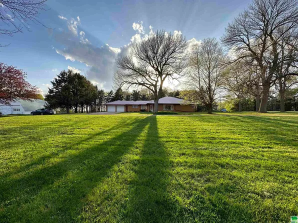 25124 170th St, Le Mars, IA 51031