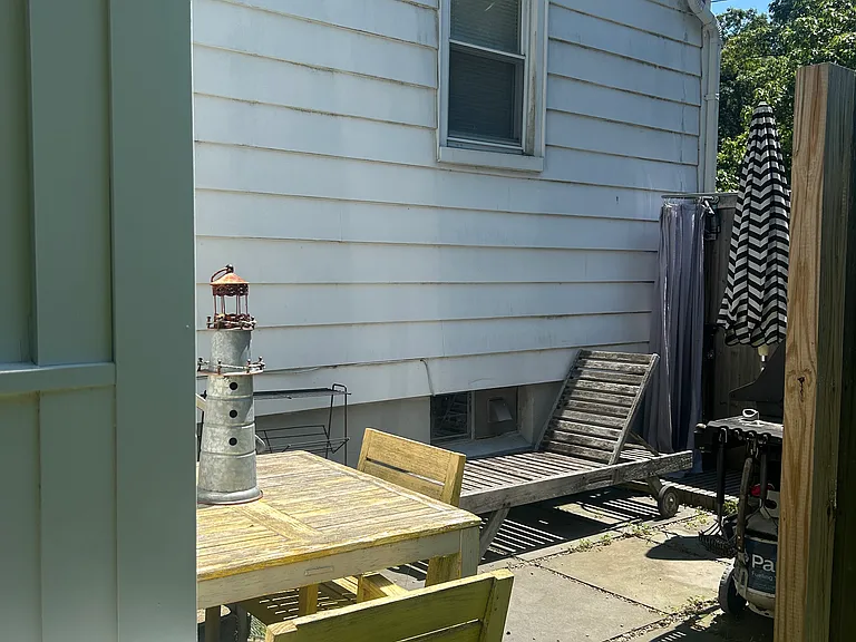 27 Cora St — Photo 4