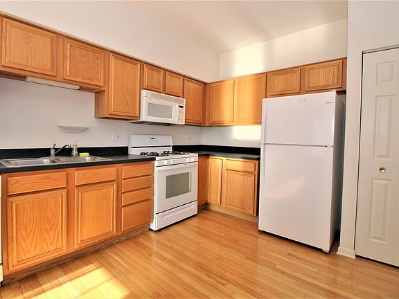 4th image of 845 Stuarts Dr