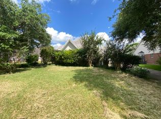 220 Woodchase Dr, Victoria, TX 77904