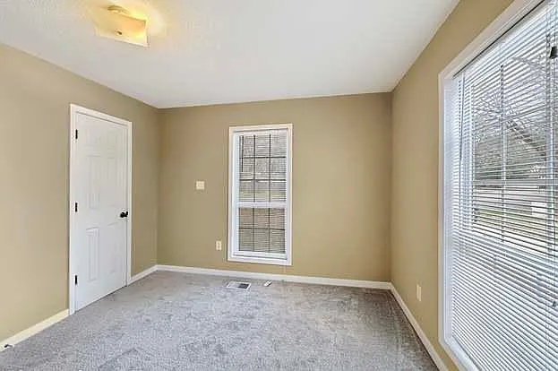 459 Boehle St — Photo 2