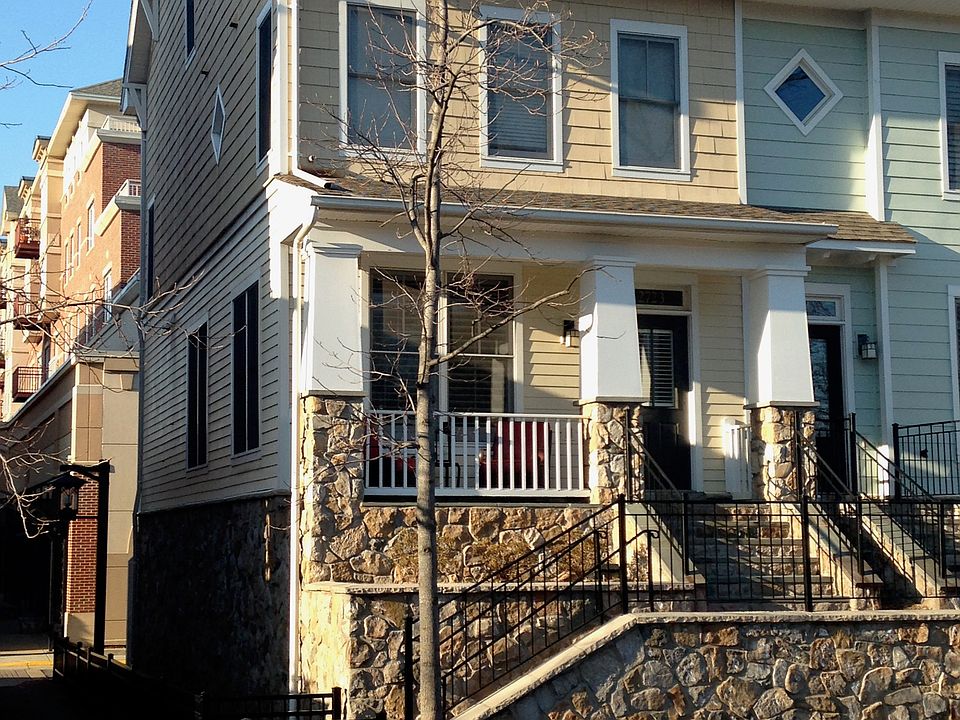 1st image of 2723 11th St N