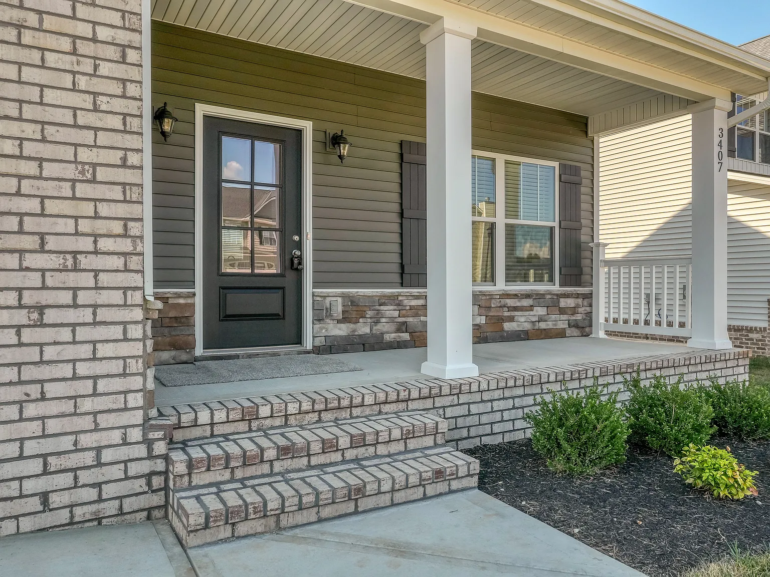 3 bed, 2.5 bath, 2083 sqft, $2,695 — Photo 3