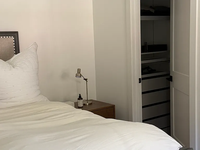 242 N Almenar Dr — Photo 16