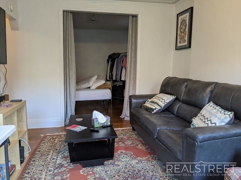 2nd image of 109 Luquer St APT C1