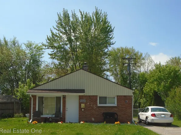 26575 Barnes St, Roseville, MI 48066
