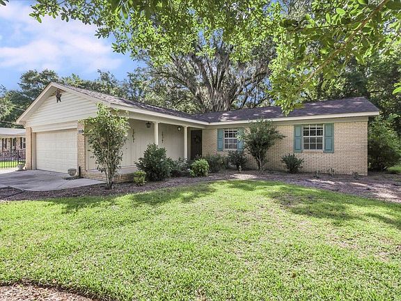 3rd image of 1573 Goodwood Dr