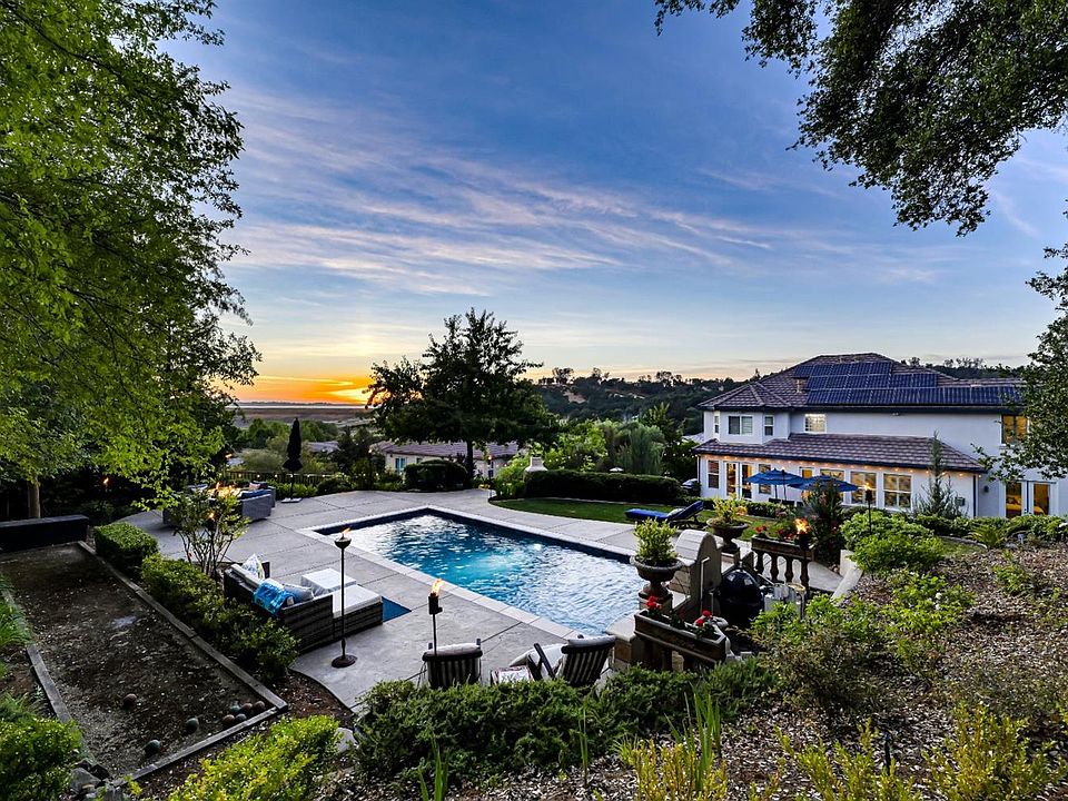 1st image of 3036 Corsica Dr