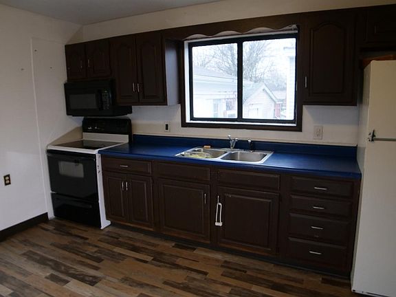 2nd image of 687 Woodward Ln