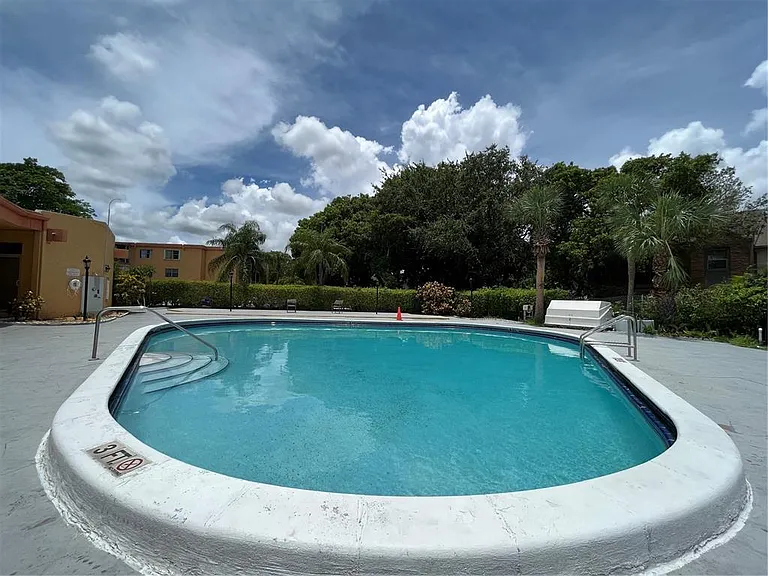 4354 NW 9th Ave #14-3C — Photo 18