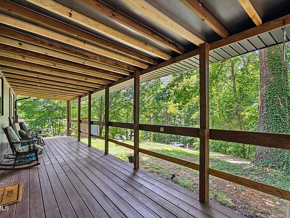 4th image of 151 Horseshoe Dr