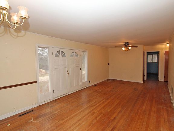 5th image of 264 West Ln