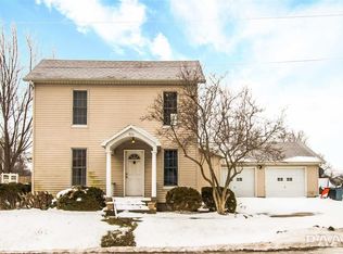 806 State Route 122, Hopedale, IL 61747