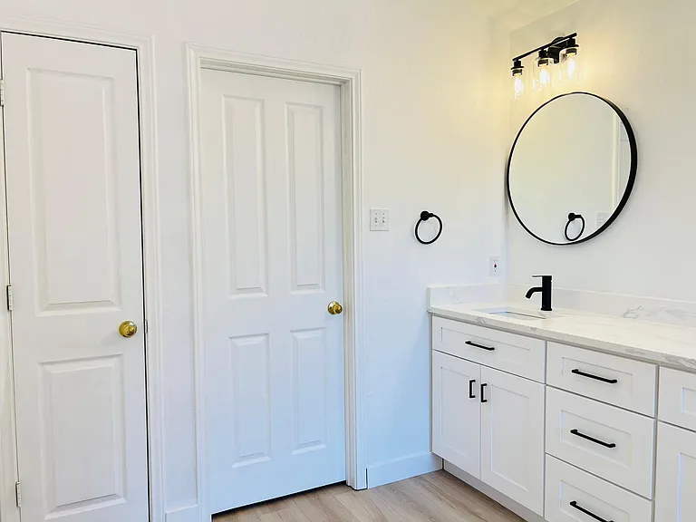 8021 Luling Ln — Photo 35