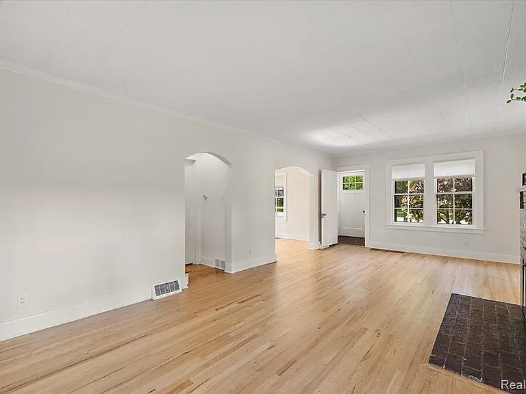2136 Dorchester Rd — Photo 13