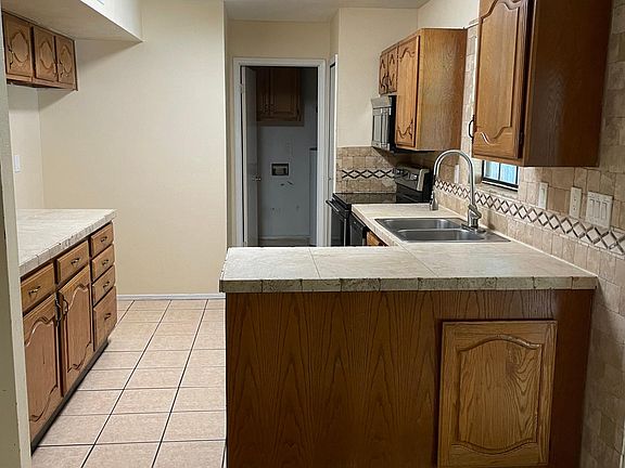 4th image of 4125 Huckleberry Dr